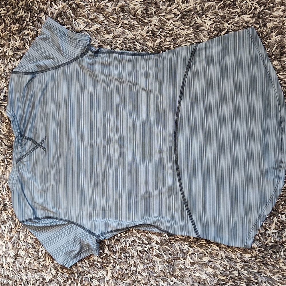 Layers Nice Workout Top! - Picture 4 of 4